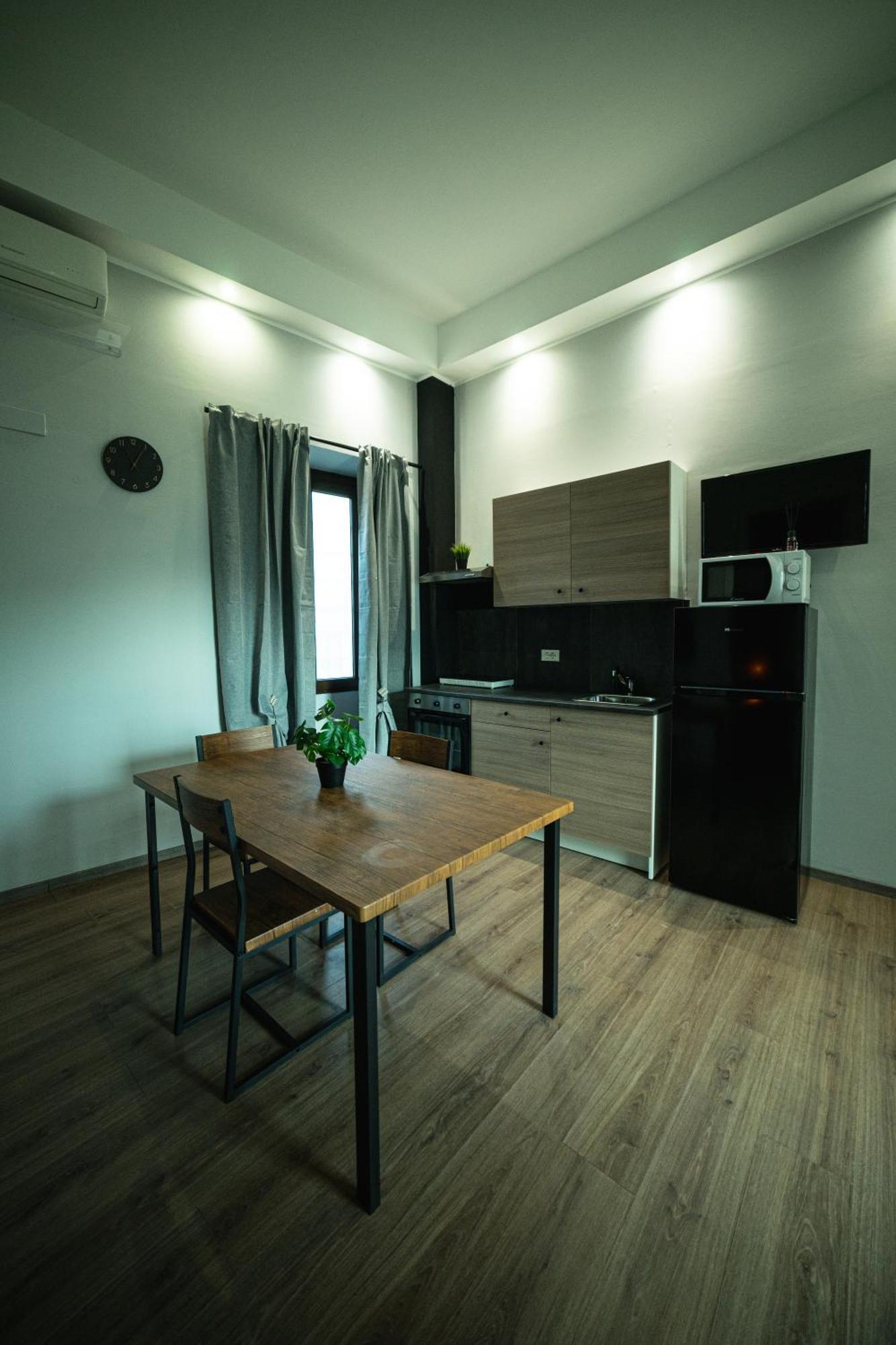 Regis 2 Appartamenti Resort Centro Storico 基瓦索 外观 照片